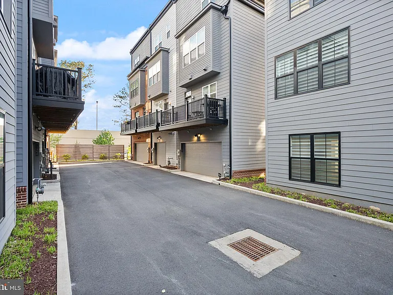 11258 Faraday Park Dr — Photo 41