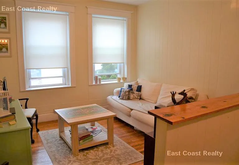 41 Woodstock Ave #4 — Photo 5