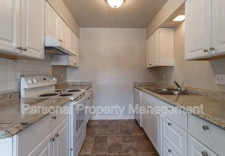 932 NE 86th St — Photo 1