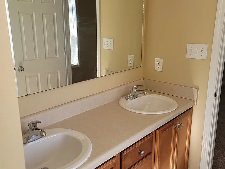 5625 Thackeray Dr — Photo 7