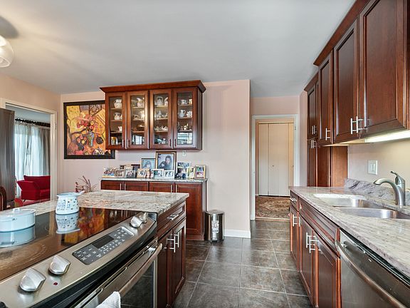 5th image of 6833 N Kedzie Ave APT 415