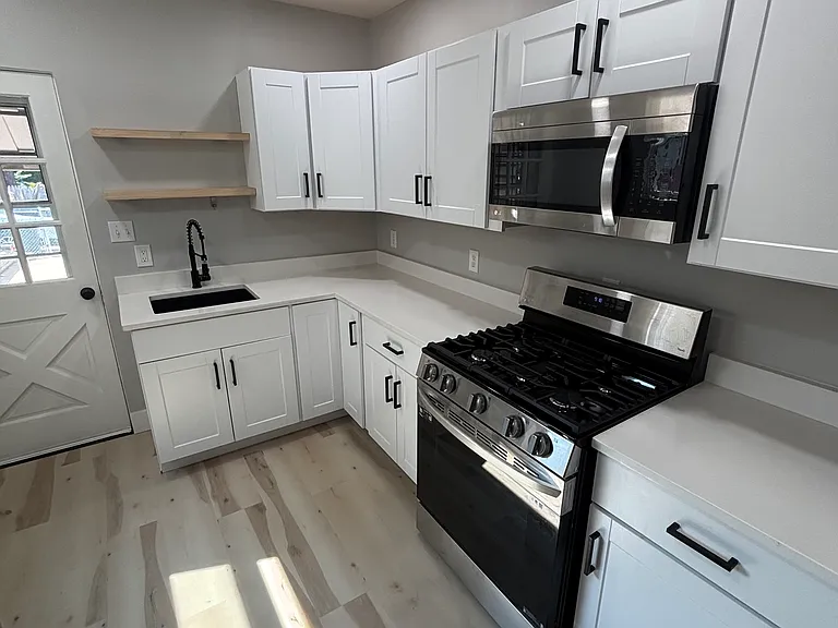 7227 Whipple St — Photo 14