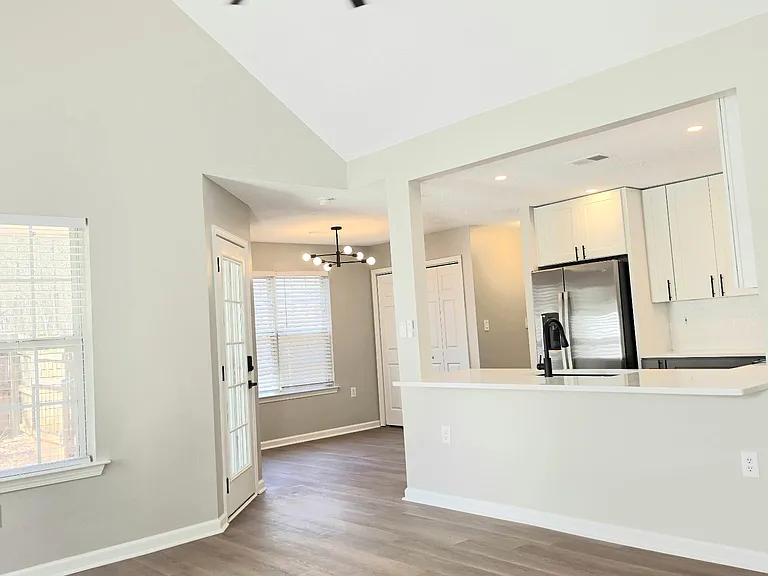 140 Halo Trce — Photo 2