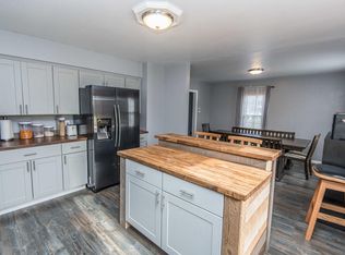 1109 W Brown Deer Rd, River Hills, WI 53217