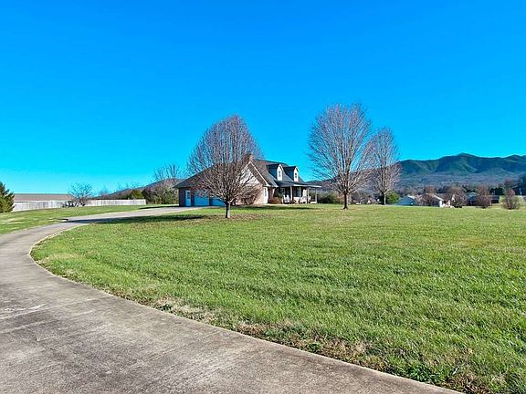 4th image of 220 Scenic Dr