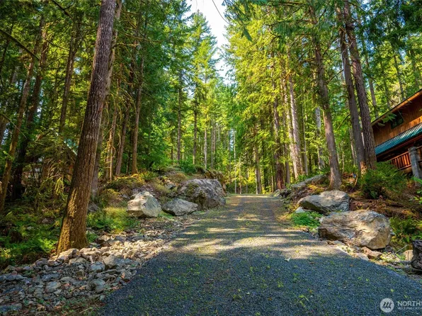 7051 Olympus Way, Deming, WA 98244