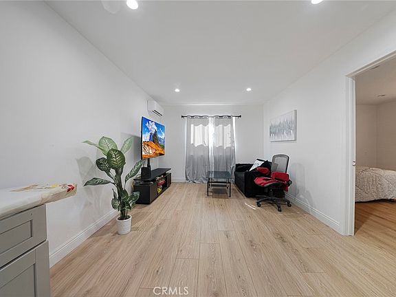 3rd image of 501 W Marshall St