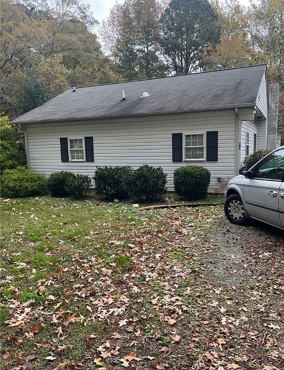 1st image of 102 Sycamore Ln