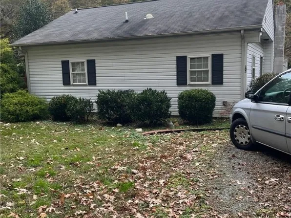 102 Sycamore Ln, Yorktown, VA 23690