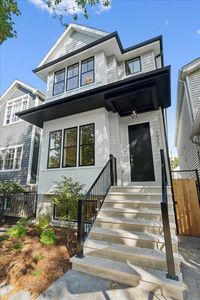 1932 W Wolfram St, Chicago, IL, 60657