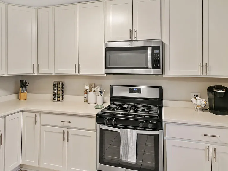 15647 W Birchwood Ln — Photo 7