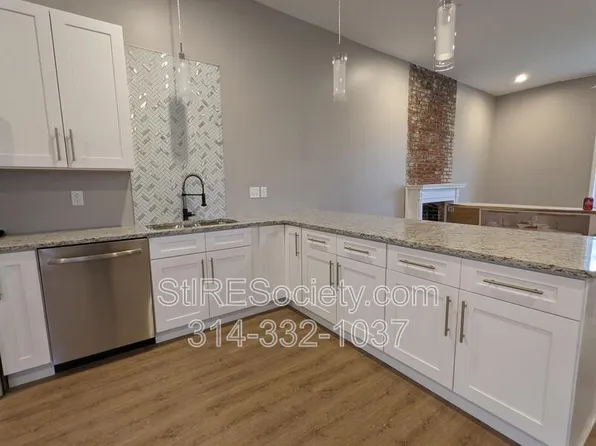 2206 Blendon Pl, Saint Louis, MO 63143