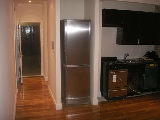 Rented by Icon Realty Management | media 10