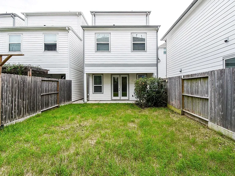 1122 Live Oak St — Photo 33