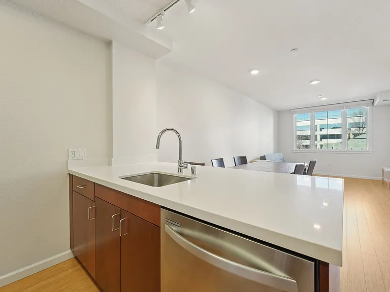 Addison Arts Apartments — Photo 91