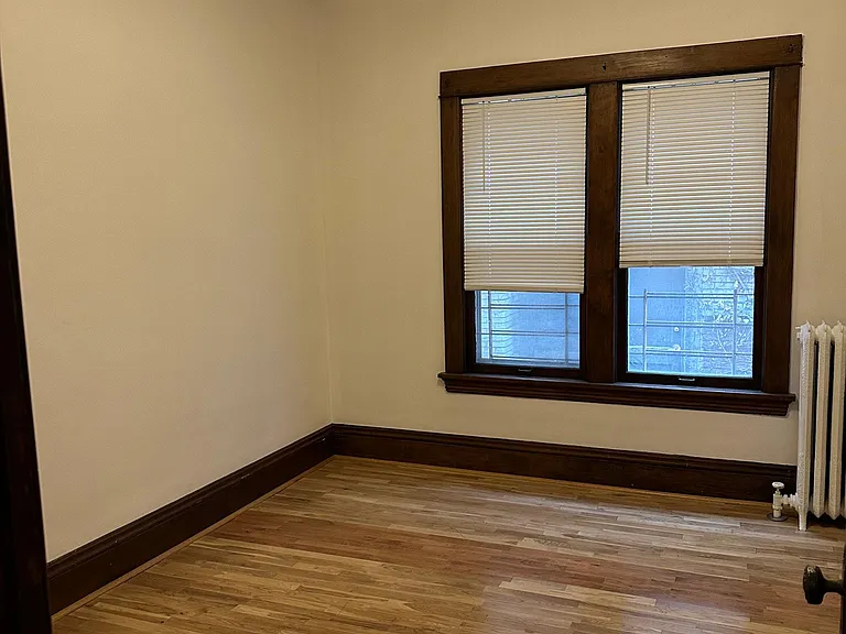 2433 Emerson Ave S #2 — Photo 7