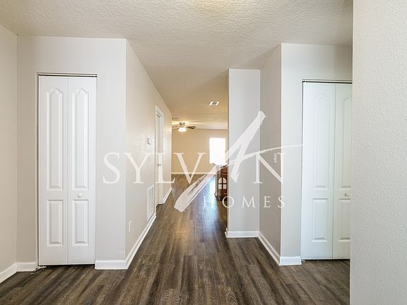 018-photo-living-room-12252066_12072022