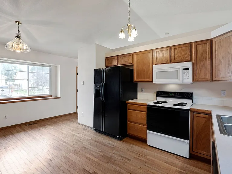 1385 Keywood Ct — Photo 9