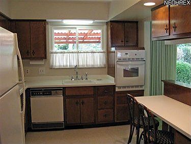 3rd image of 24837 Deerfield Dr
