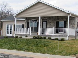 172 Random Rd, Douglassville, PA 19518