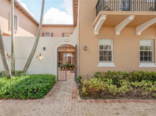 623 SW 146th Ter, Pembroke Pines, FL 33027