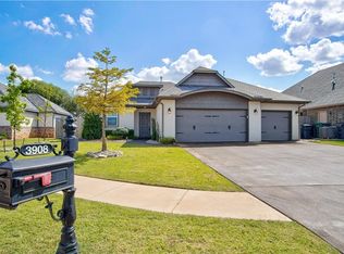 3908 NW 165th Cir, Edmond, OK 73012