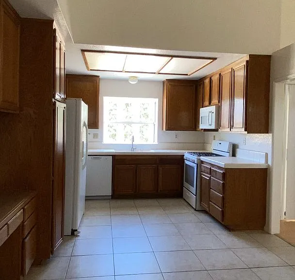 6005 Brougham St — Photo 5