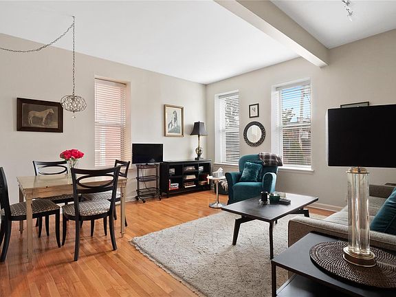 2nd image of 3901 Botanical Ave #3