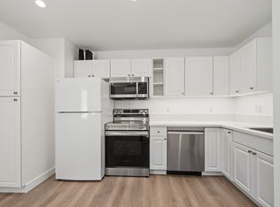 545 W Shenandoah St #B, Thousand Oaks, CA 91360