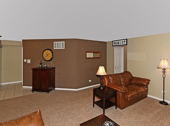 5th image of 916 E Tower Ct Unit 1
