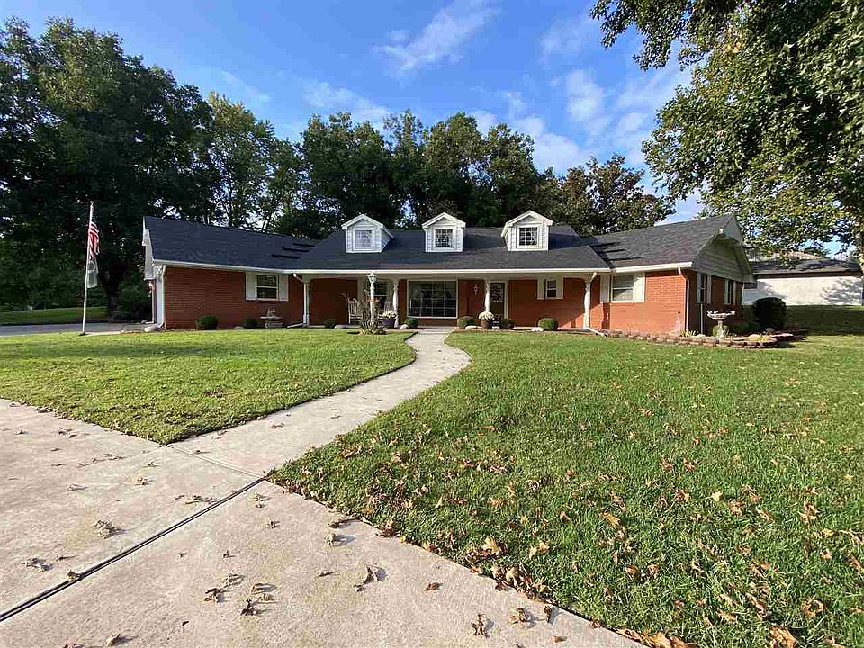 1st image of 2601 Wildwood Dr