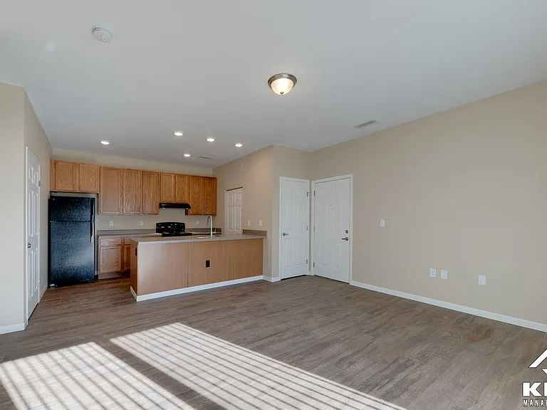 1801 Lyman St — Photo 5
