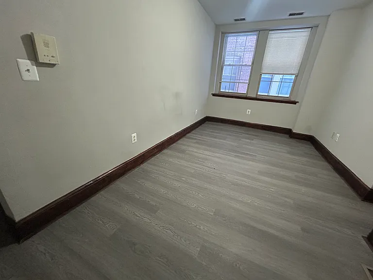 5101-21 Walnut St #2 — Photo 4