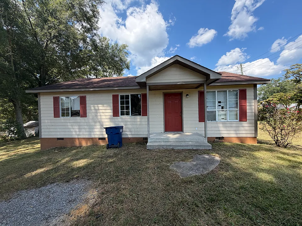 206 Adams Ave W