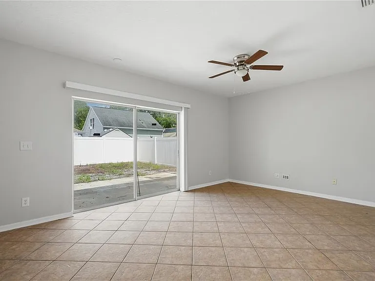 10215 Lakeside Vista Dr — Photo 11