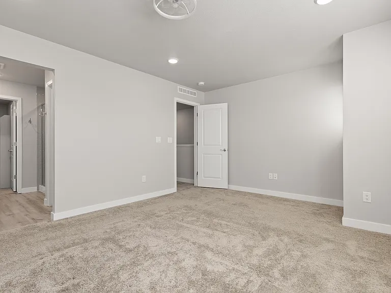 958 Colorado River Ave — Photo 16