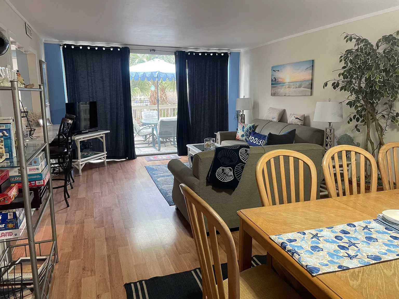 42 S Forest Beach Dr — Photo 3