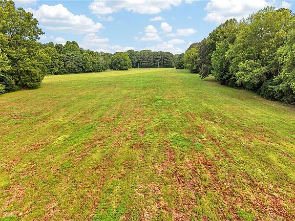 3rd image of 2281 Kings Fork Rd