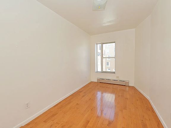5th image of 1993 3rd Ave APT 4F