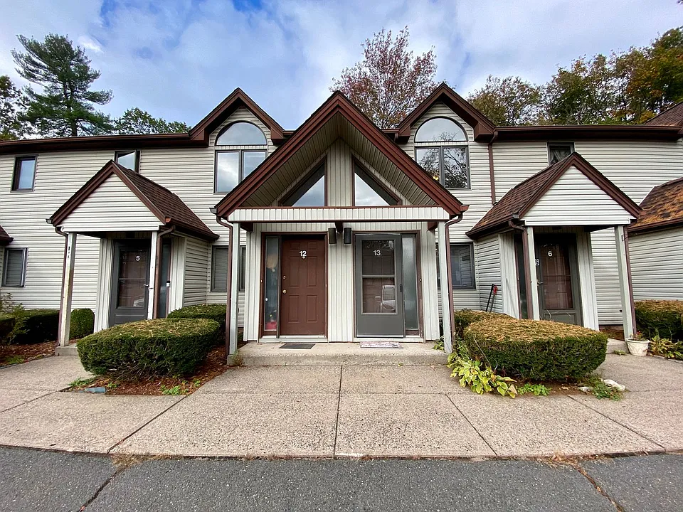 16 Northampton Ln #13