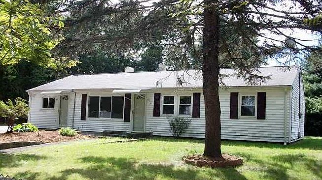 1st image of 5 Greenway Dr