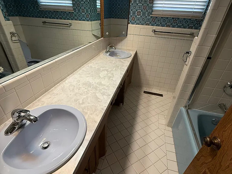 212 Meadowdale Dr — Photo 10