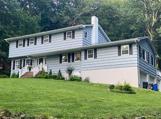 11 Four Bridges Rd, Chester, NJ 07930