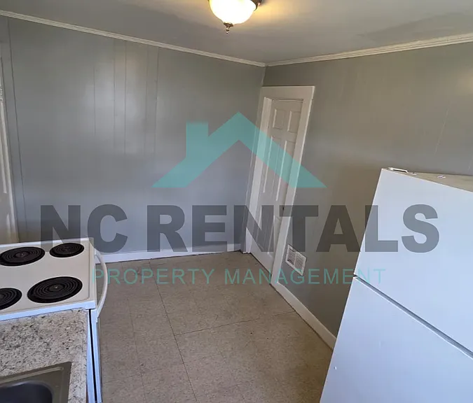 1415 Underwood Ave — Photo 14