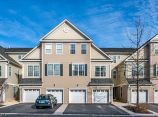 9 Swing Bridge Ln, South Bound Brook, NJ 08880