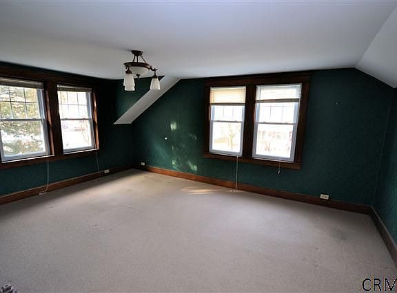 4th image of 93 Bay St