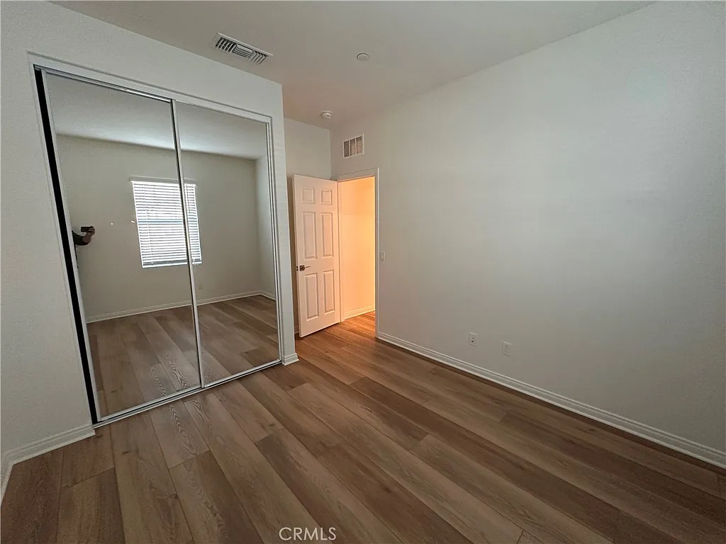 4 bed, 2308 sqft, $4,300 — Photo 4