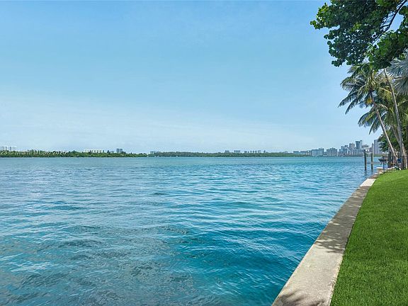 3rd image of 216 Bal Bay Dr
