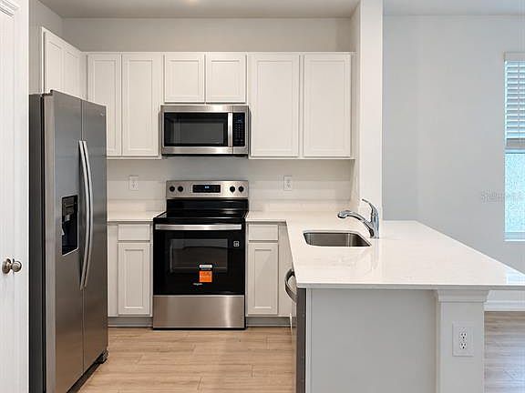 2nd image of 17600 Spanish Oak Loop