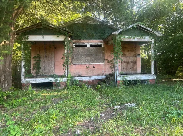 1569 Johnston St, Mobile, AL 36605